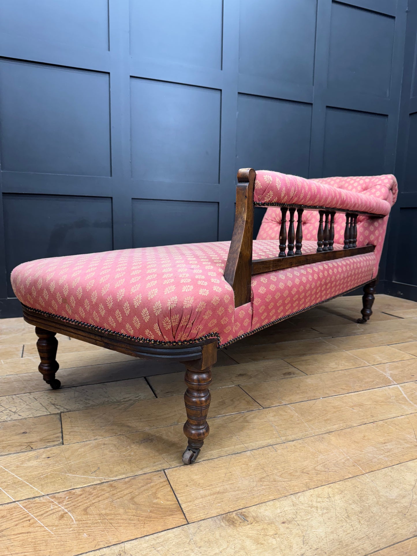 Antique Chaise Longue  / Antique Day Bed /Mahogany Frame Sofa / Edwardian Chaise