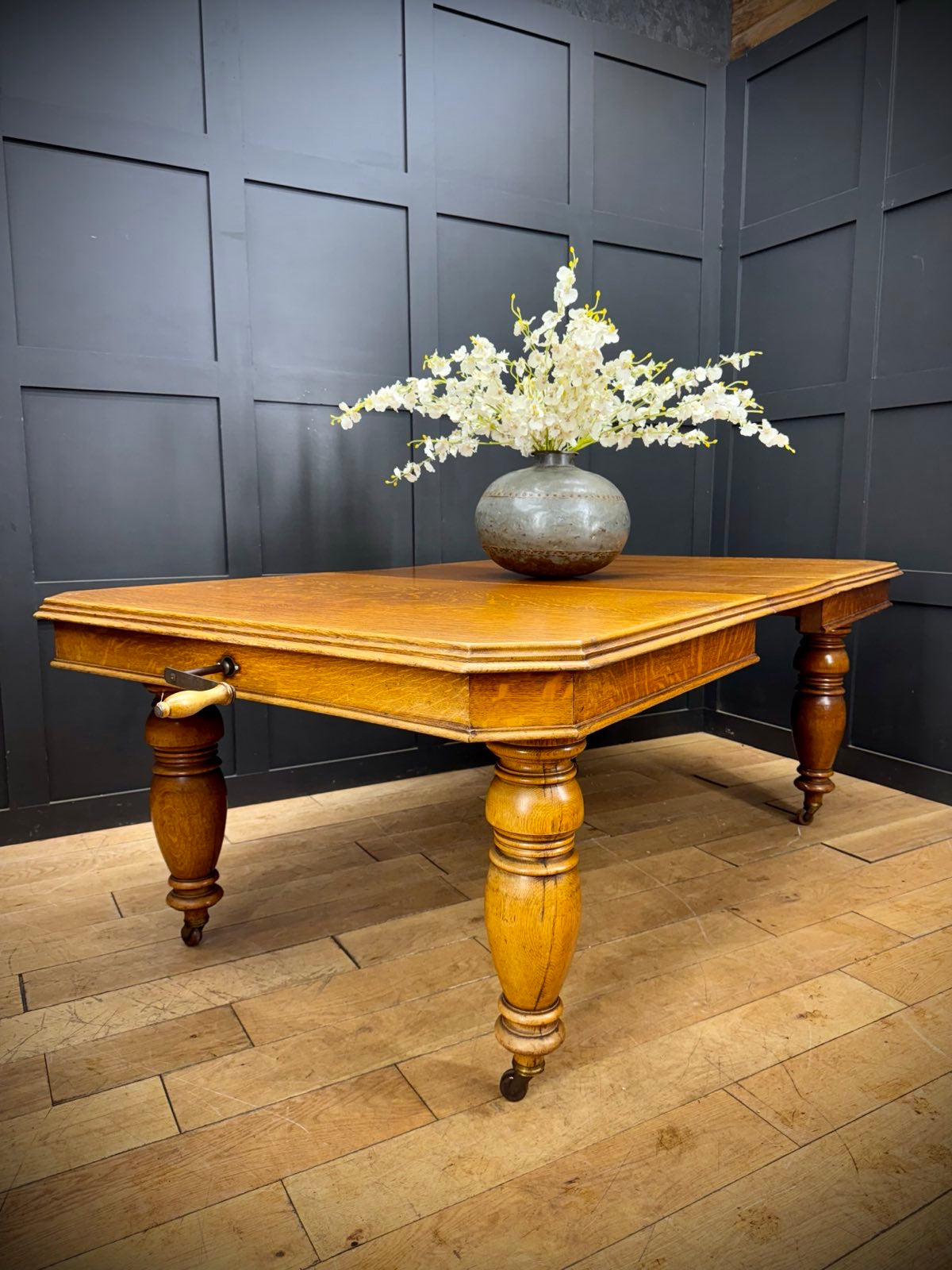 Antique Extending Oak Dining Table / Wind Out Edwardian Kitchen Table