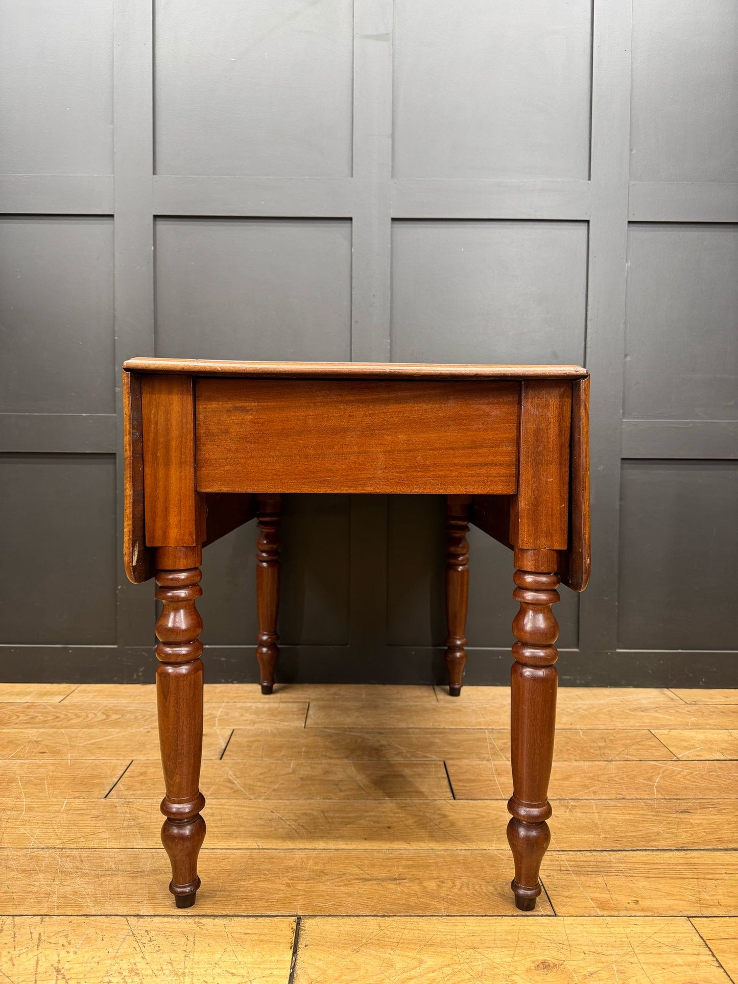 Antique Extending Mahogany Pembroke Table / Drop Leaf Sideboard With Drawer