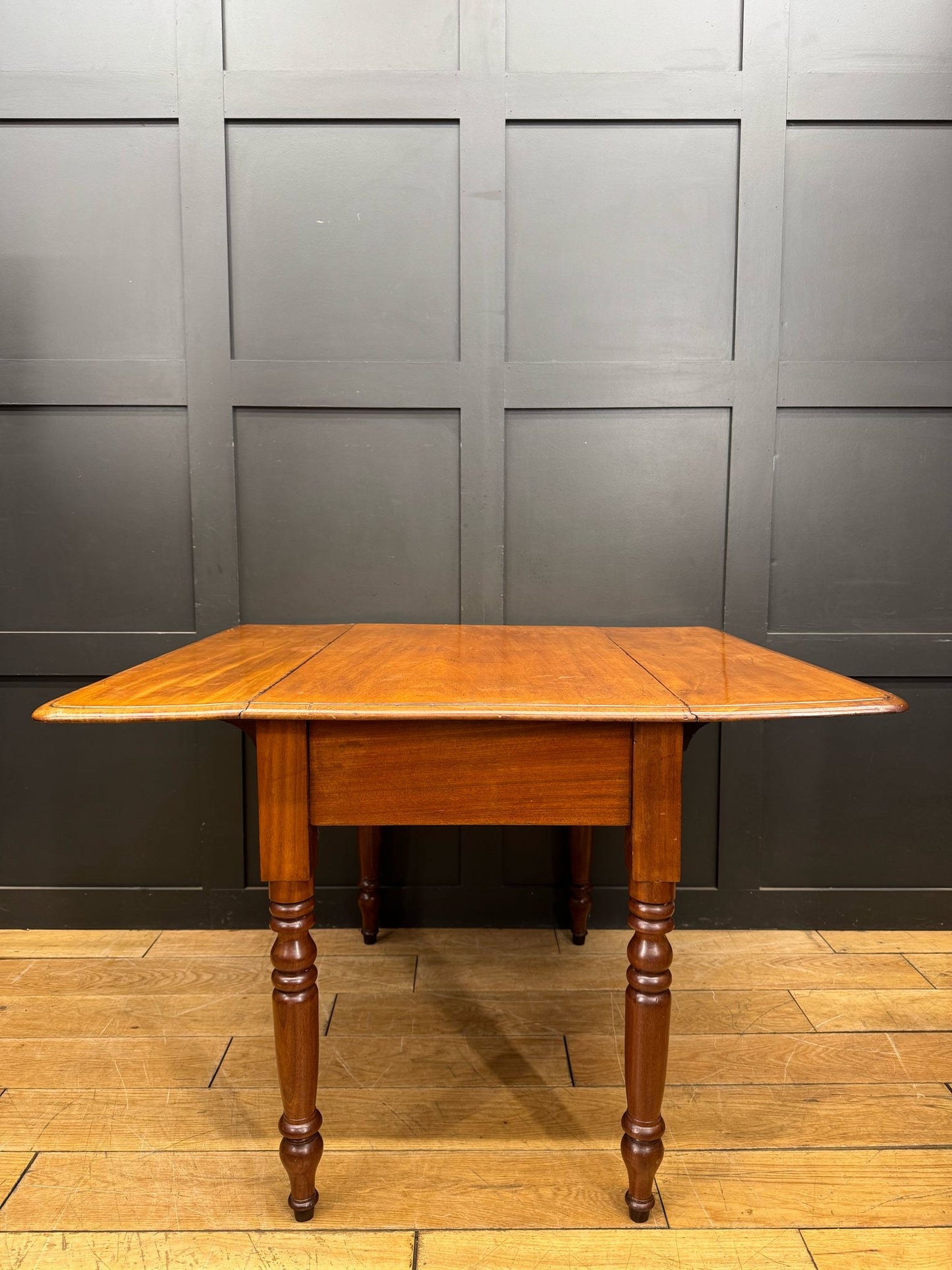 Antique Extending Mahogany Pembroke Table / Drop Leaf Sideboard With Drawer