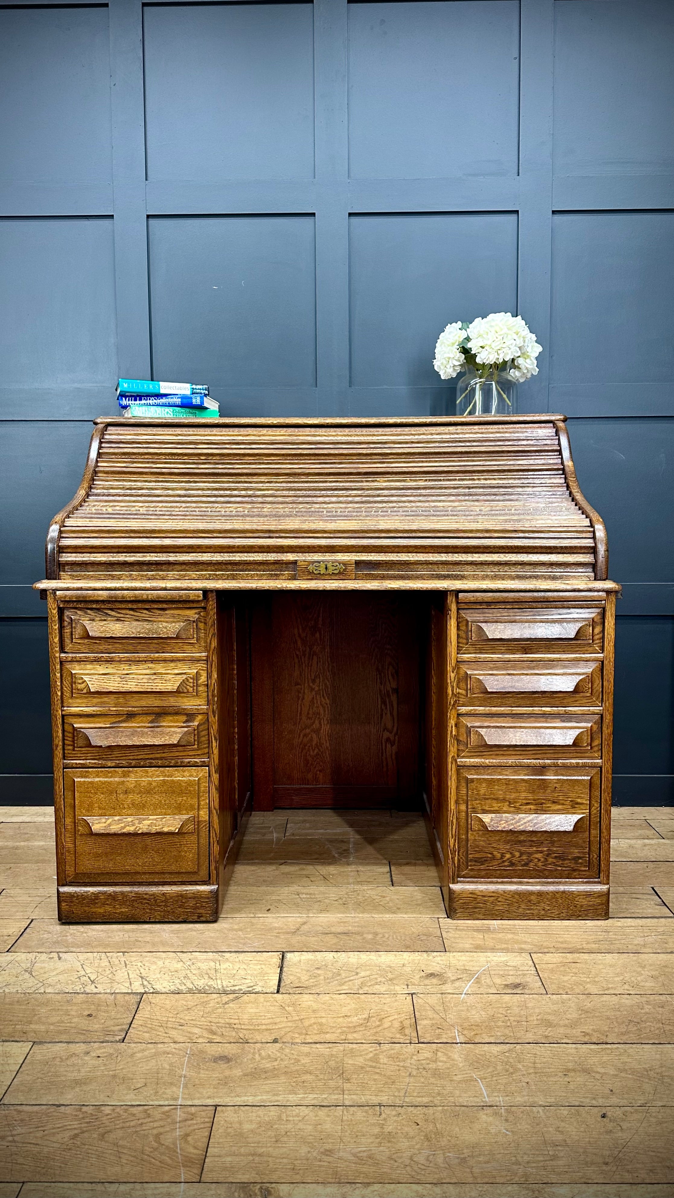 Cutler roll shop top desk