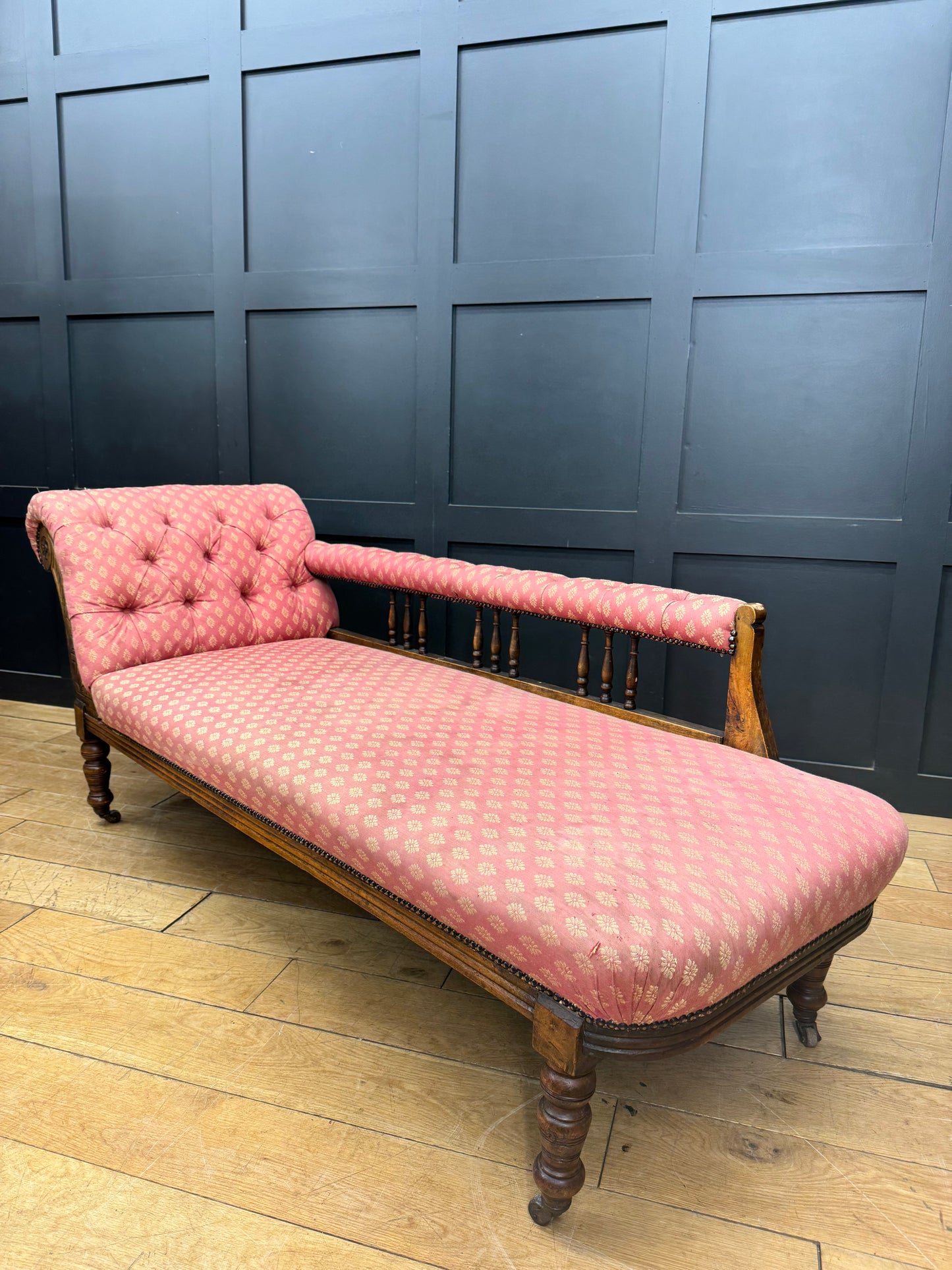 Antique Chaise Longue  / Antique Day Bed /Mahogany Frame Sofa / Edwardian Chaise