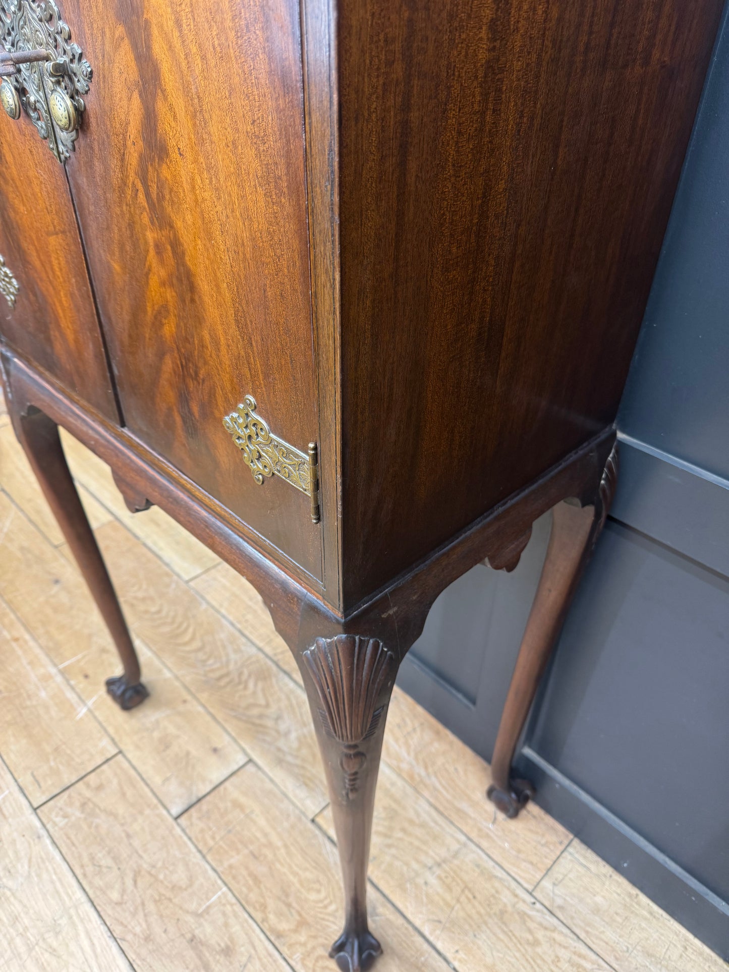 Vintage Cocktail Cabinet / Drinks Cabinet / Drinks Cupboard / Storage