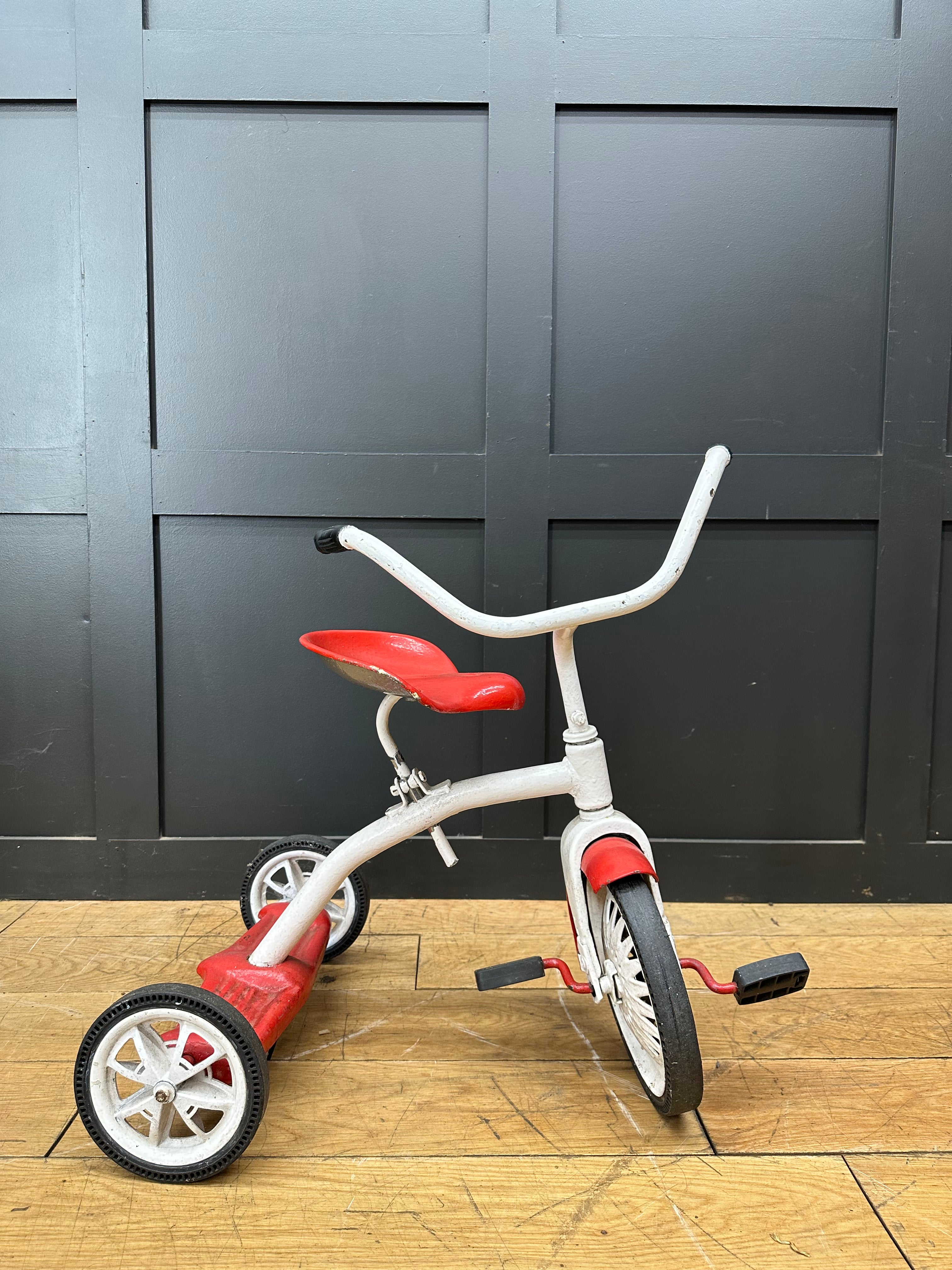 Vintage tricycle with back on sale seat