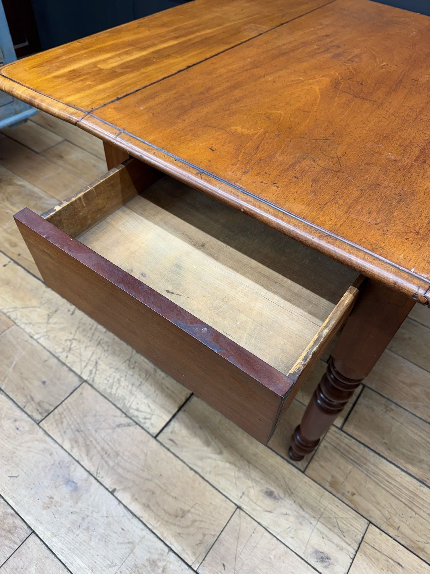 Antique Extending Mahogany Pembroke Table / Drop Leaf Sideboard With Drawer