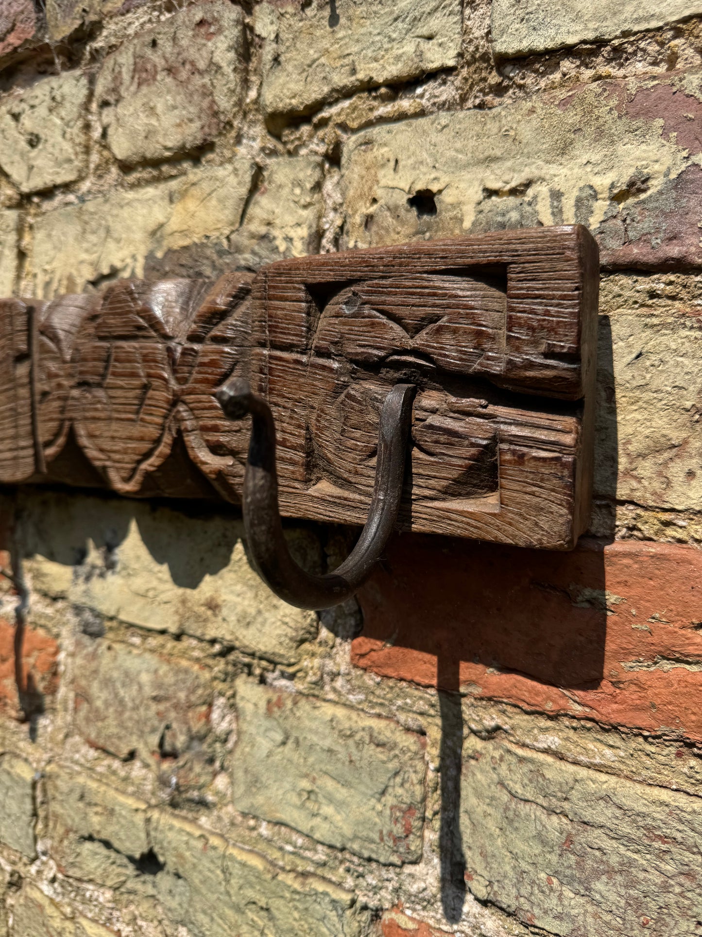 Reclaimed Wooden Coat Hooks / Vintage Rustic Coat Pegs / 2 Hook Coat Hat Rack M