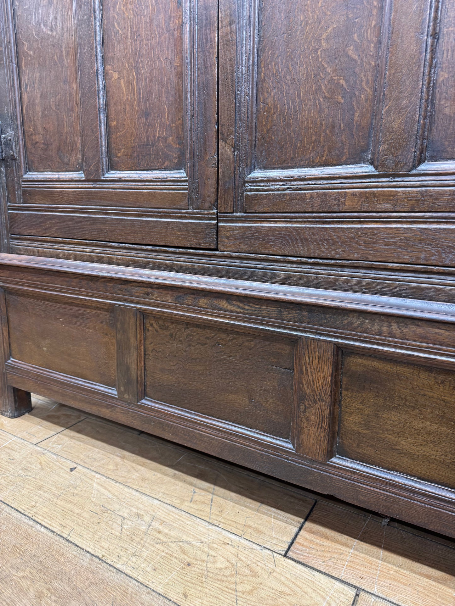 Large Antique Oak Linen Press Cupboard Wardrobe / 18th.C Hall Cupboard Cabinet