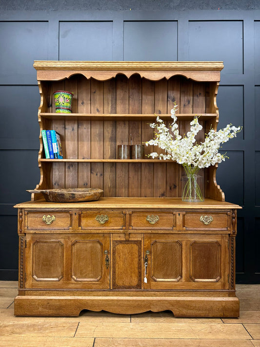 Vintage Large Honey Oak Welsh Dresser / Kitchen Cupboard / Kitchen Display
