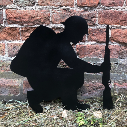 Kneeling Soldier Metal Garden Decoration - Black